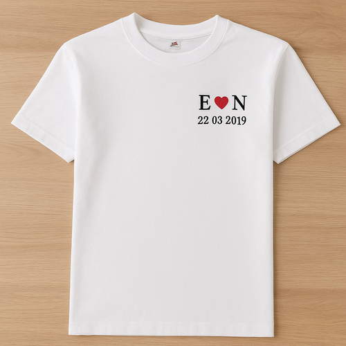 T-shirt personnalisé avec initiales et date – Cadeau unique et sur-mesure