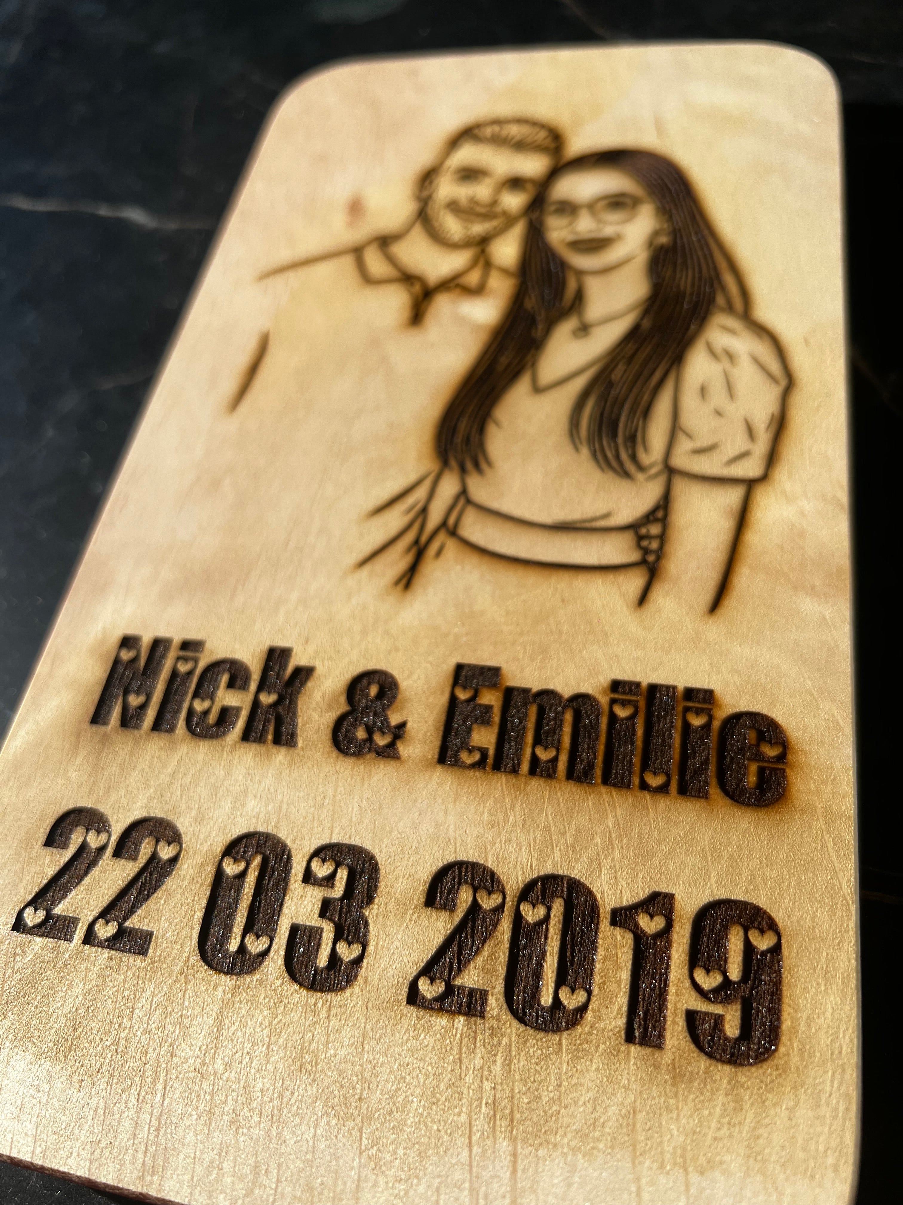 💖 Planche en Bois Personnalisée – Photo, Noms & Date Gravés