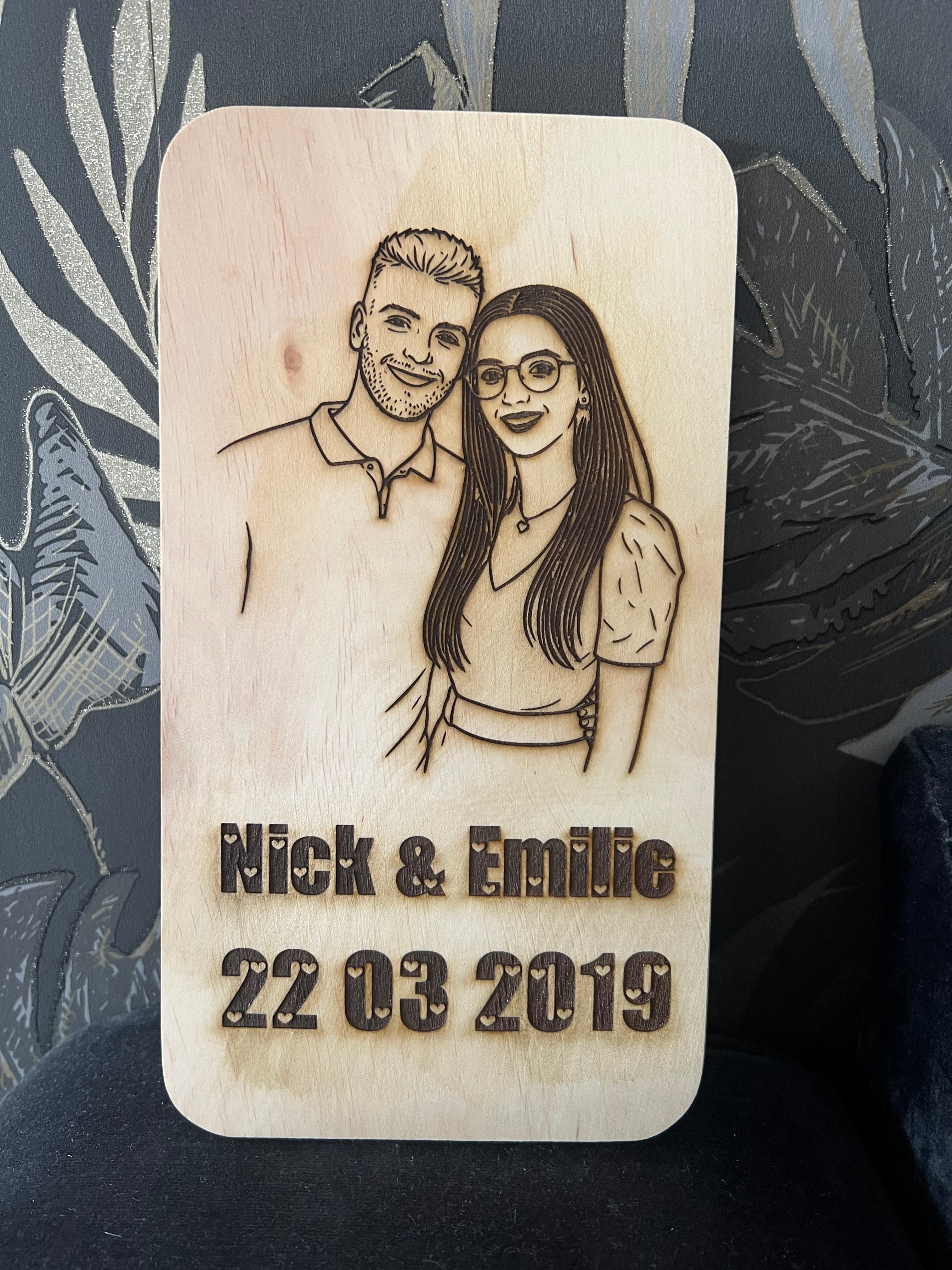 💖 Planche en Bois Personnalisée – Photo, Noms & Date Gravés