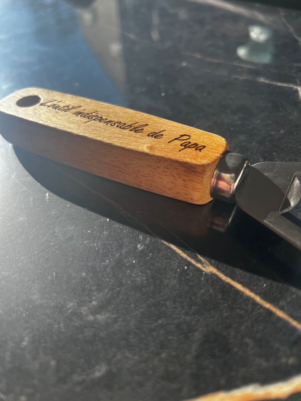 🍺 Personaliseerbare houten flesopener – Unieke gravure