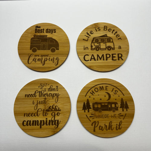 Dessous de verre camping en bambou gravé – Lot de sous-verres thème camping