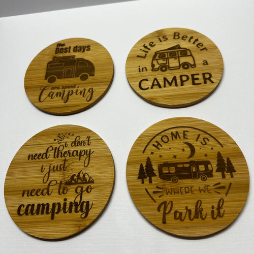 Dessous de verre camping en bambou gravé – Lot de sous-verres thème camping